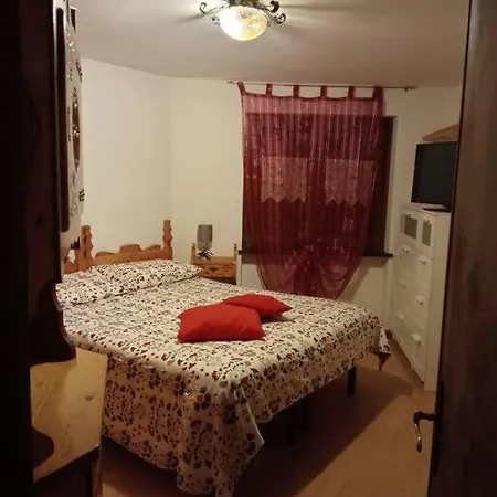 Casetta Indipendente Nel Centro Storico Di *